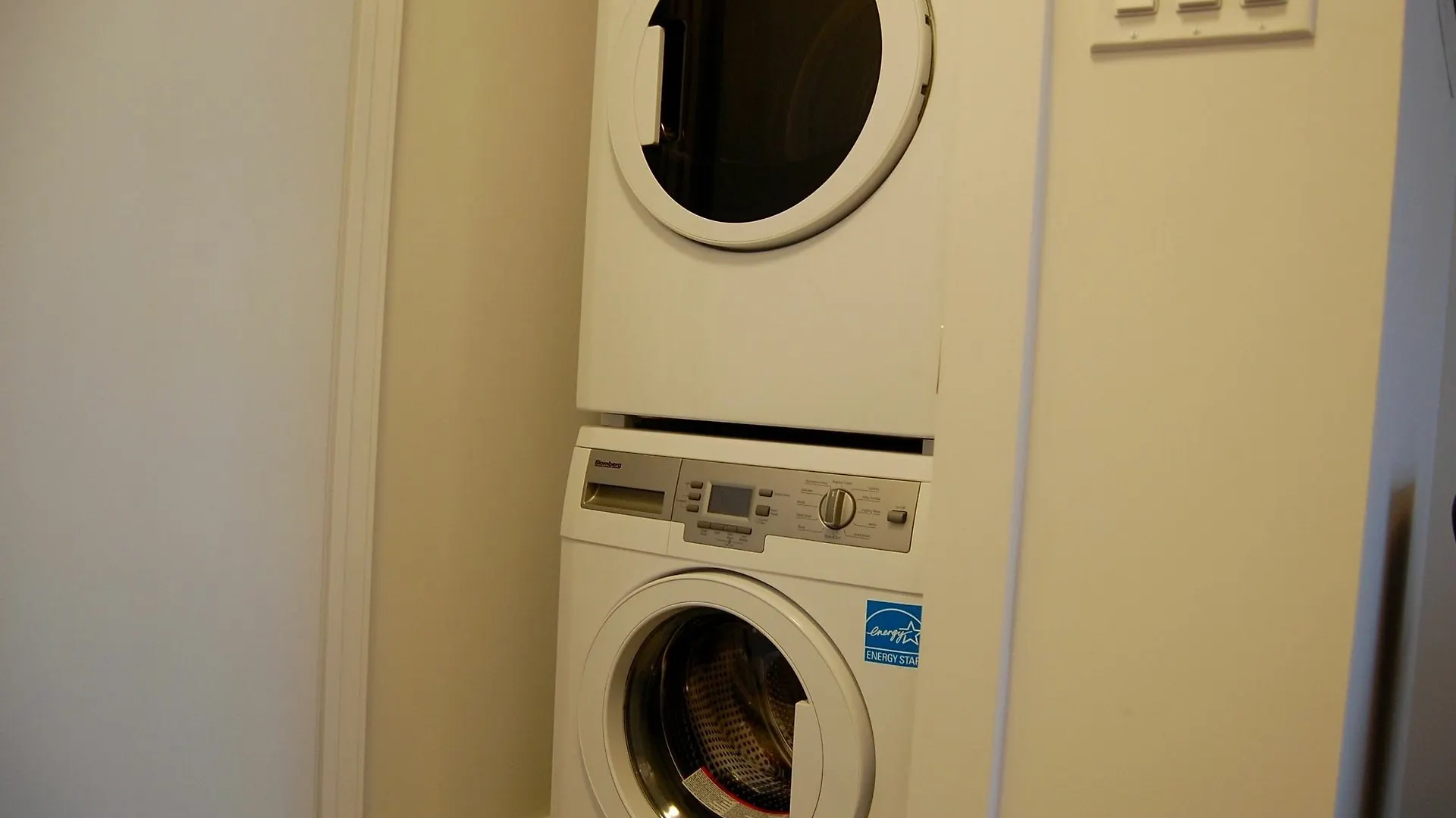 Shops At Don Mills Furnished Apartments Toronto
